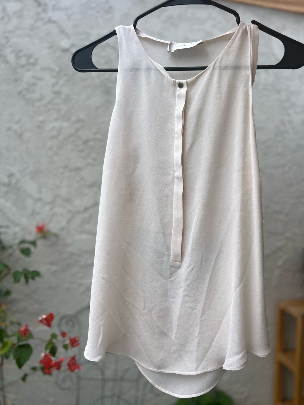 A.L.C. Silk Sleeveless Blouse with buttons in Light Cream, scoop/gap in the back
